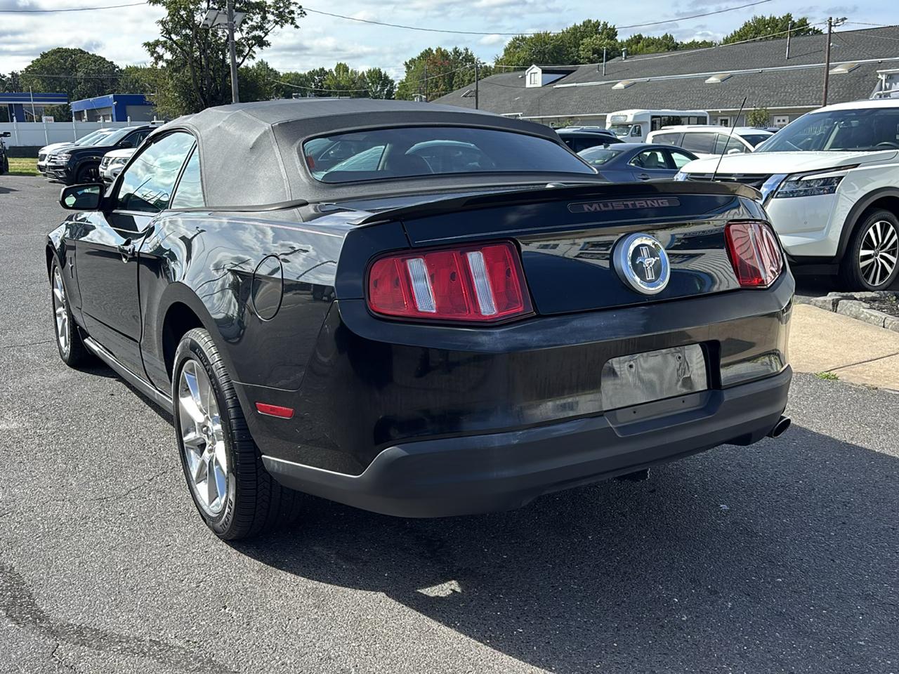 Ford Mustang 2dr Conv V6 2010