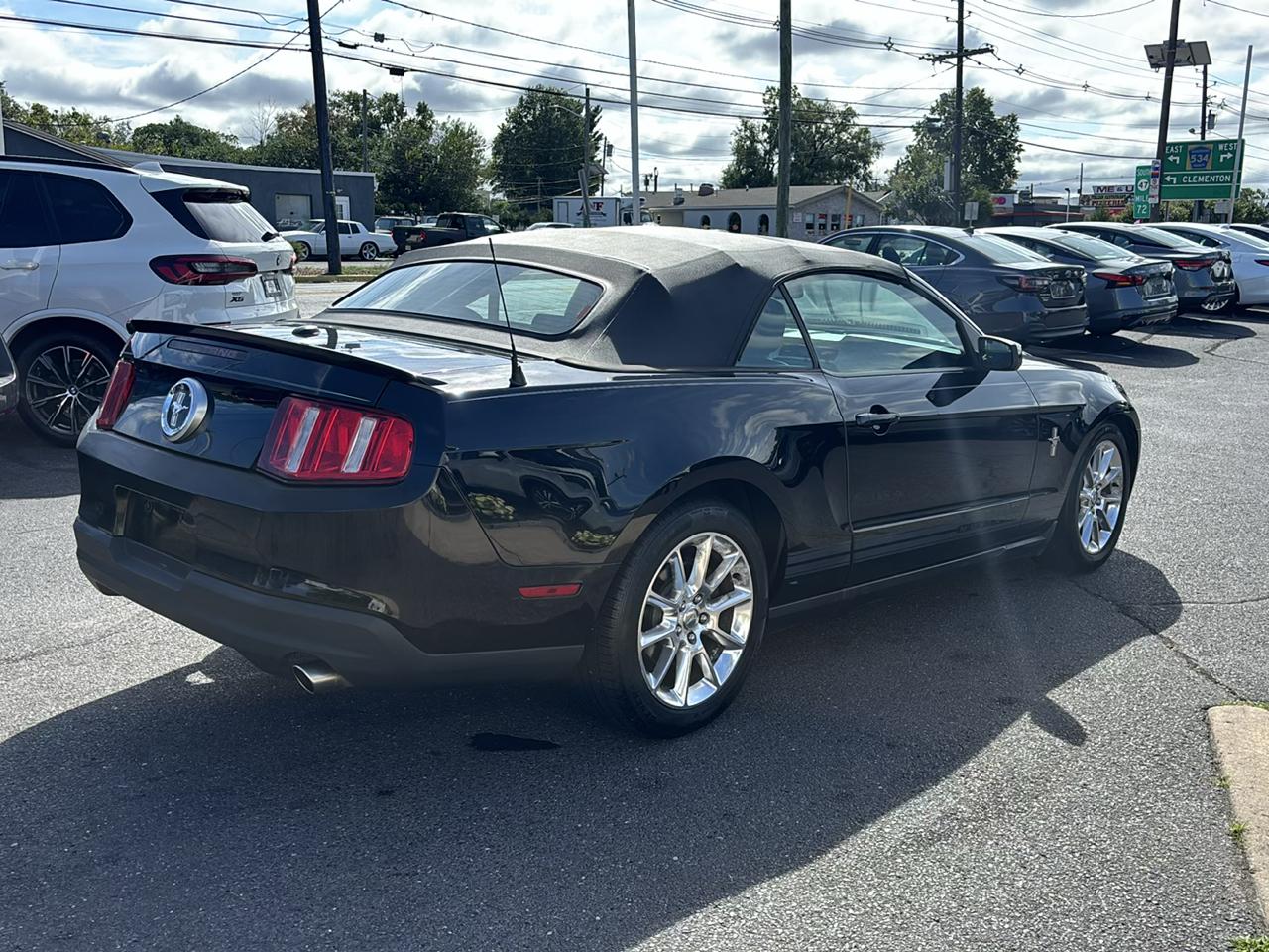 Ford Mustang 2dr Conv V6 2010