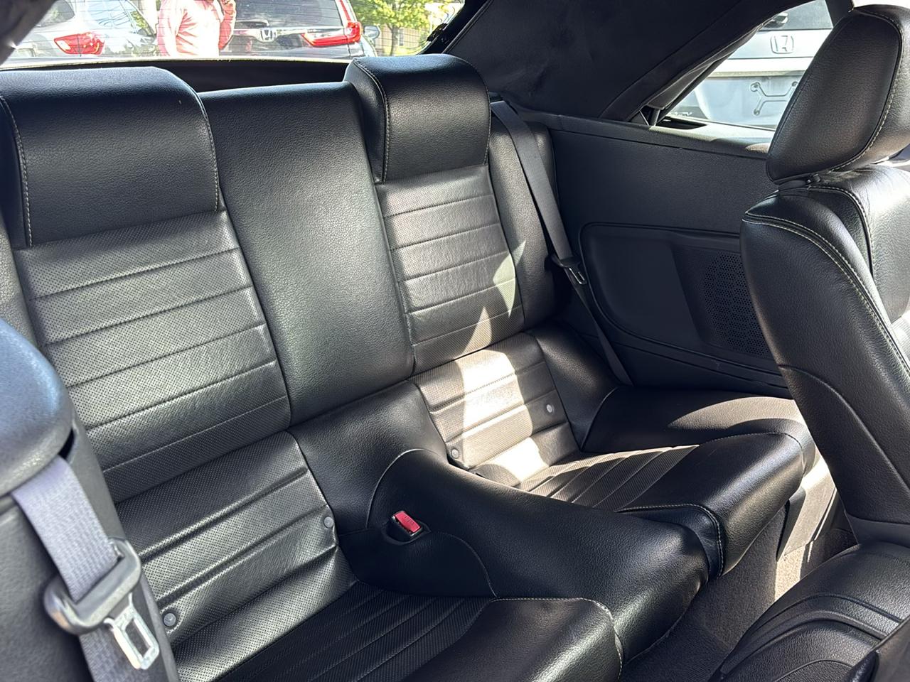Ford Mustang 2dr Conv V6 2010