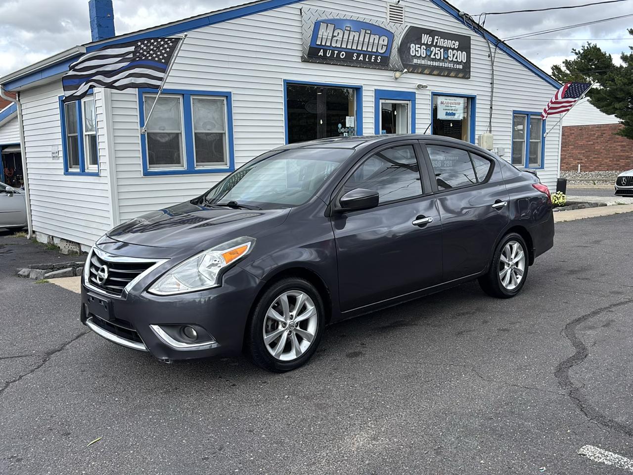 Nissan Versa 4dr Sdn CVT 1.6 SL 2015