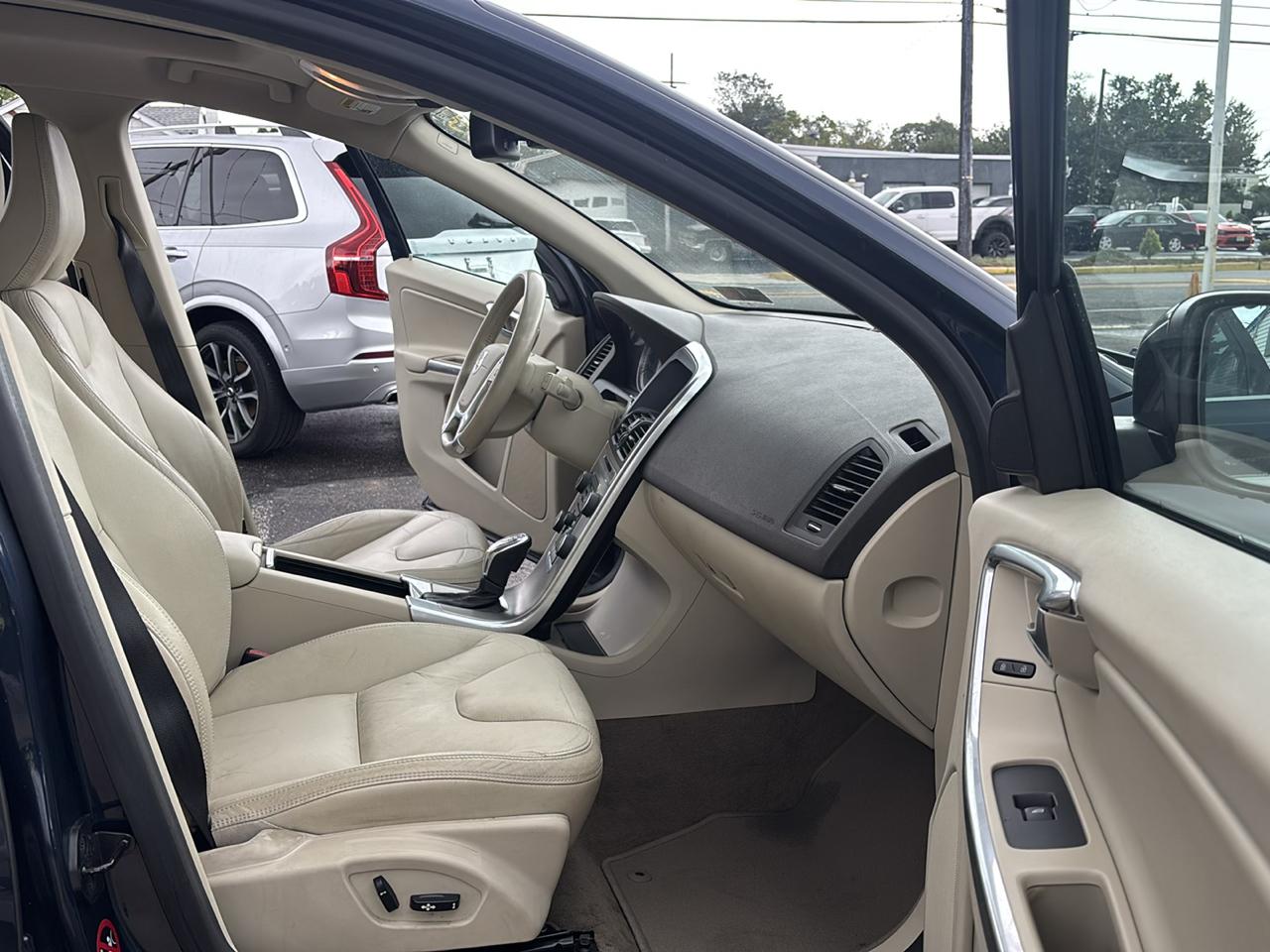 Volvo XC60 AWD 4dr T6 2013