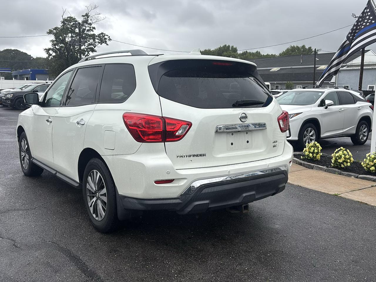 Nissan Pathfinder 4x4 SV 2019