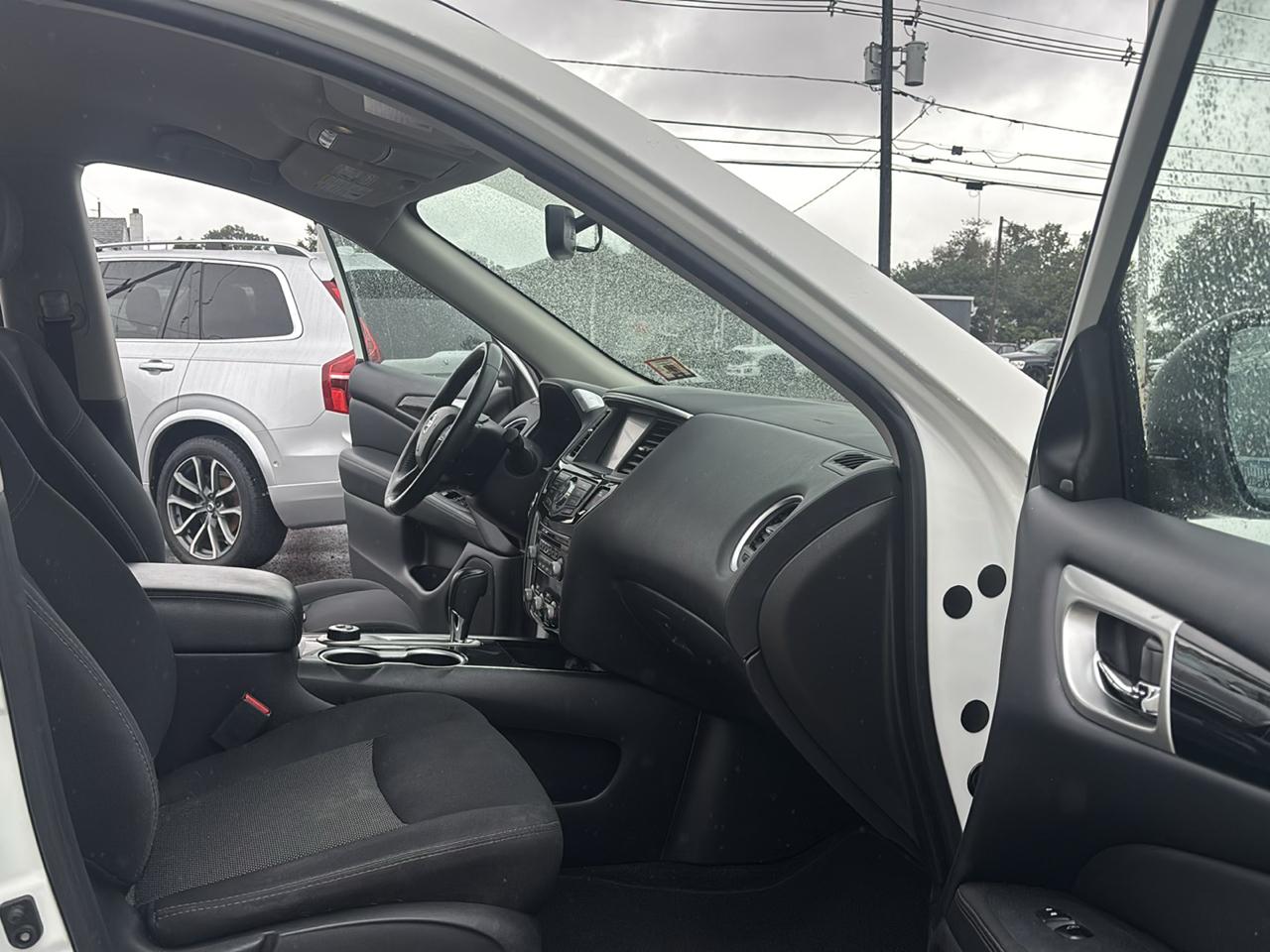 Nissan Pathfinder 4x4 SV 2019