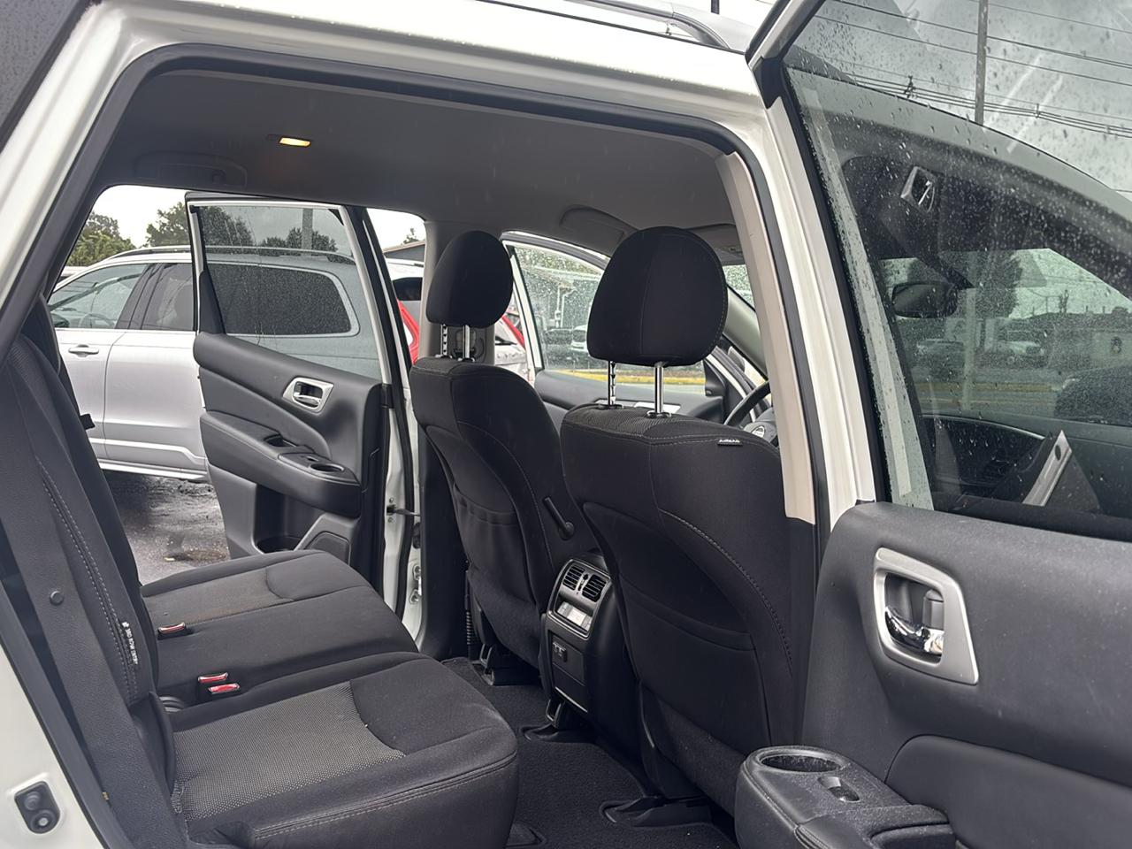 Nissan Pathfinder 4x4 SV 2019