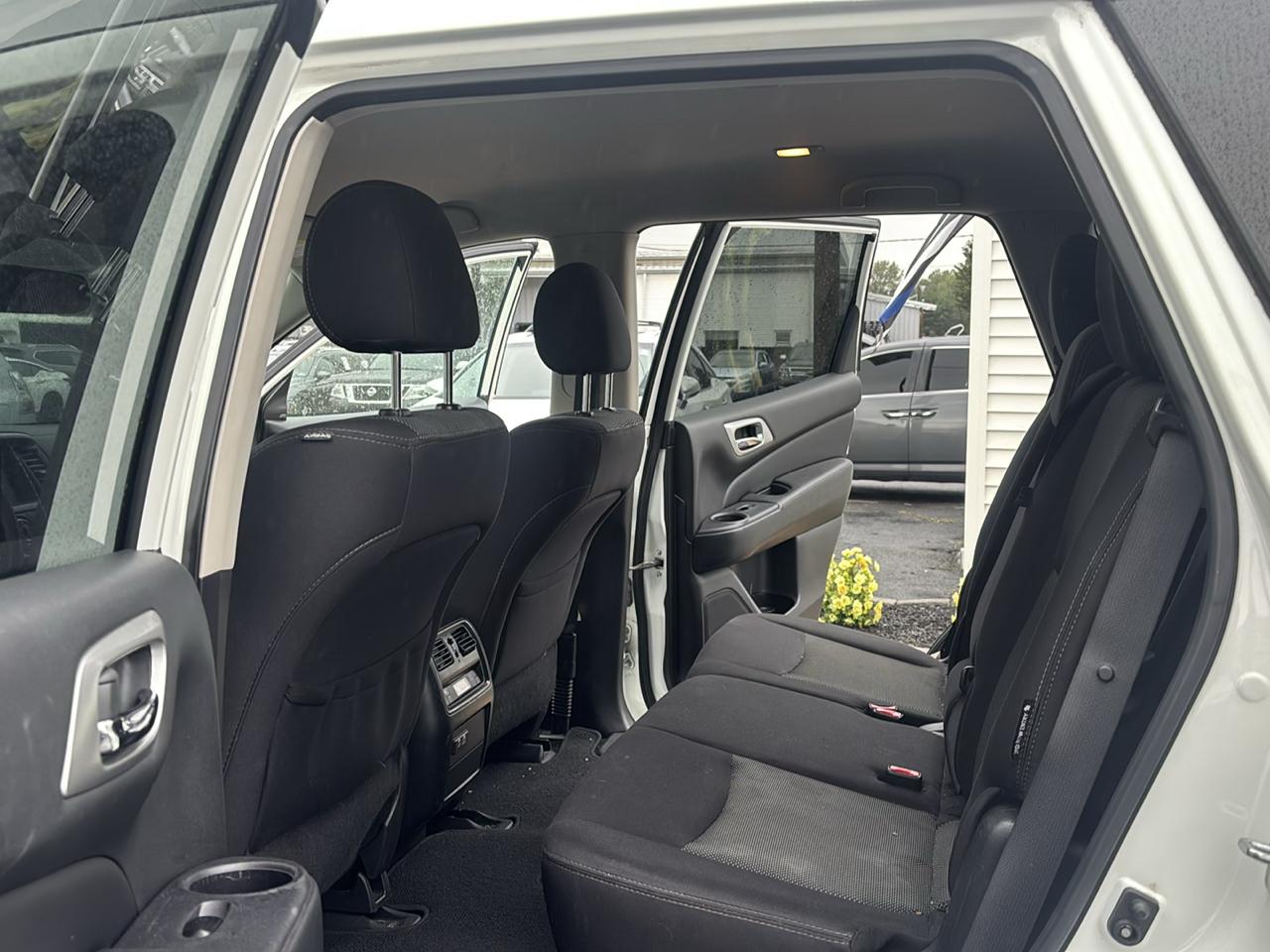 Nissan Pathfinder 4x4 SV 2019