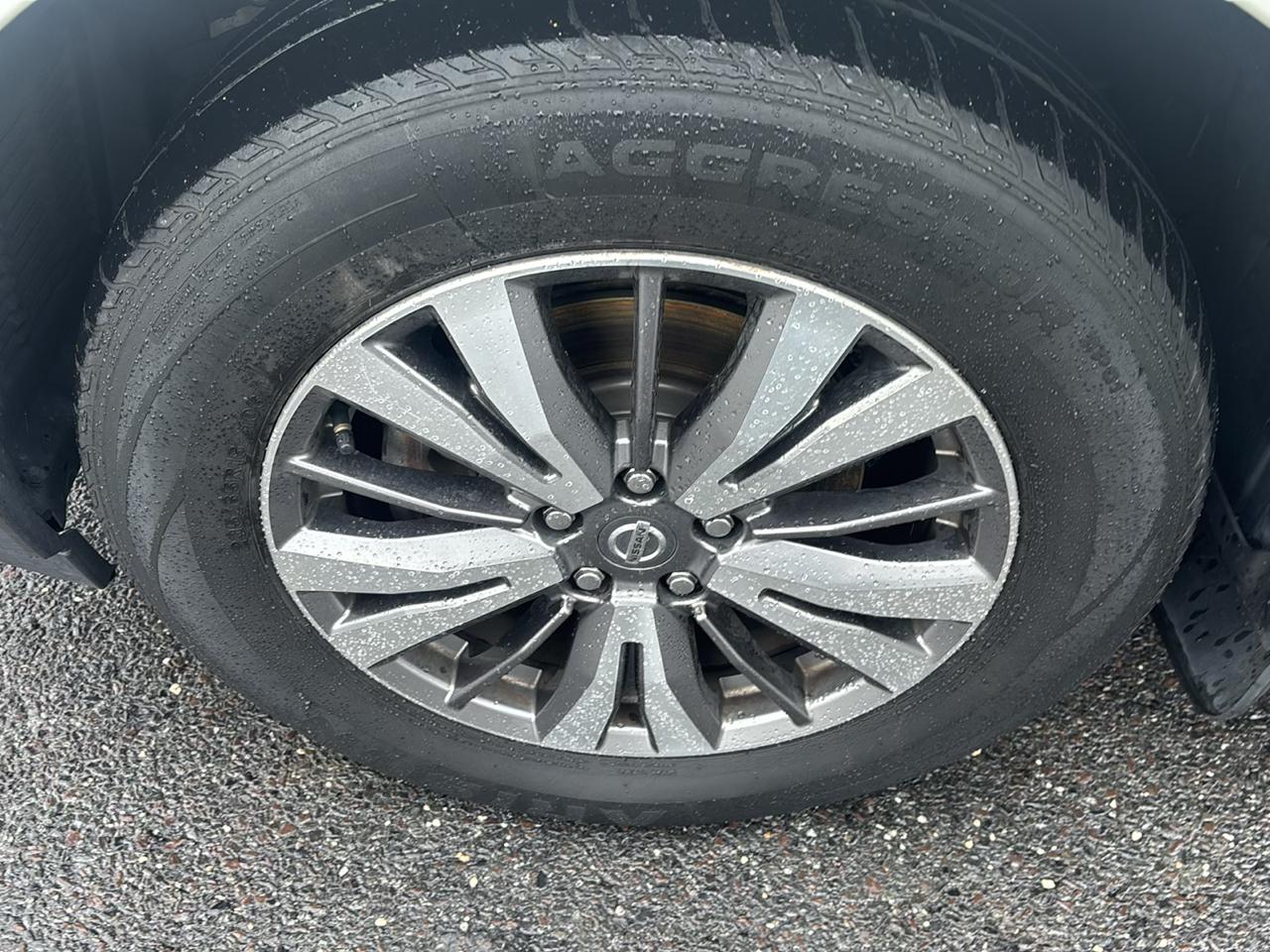 Nissan Pathfinder 4x4 SV 2019