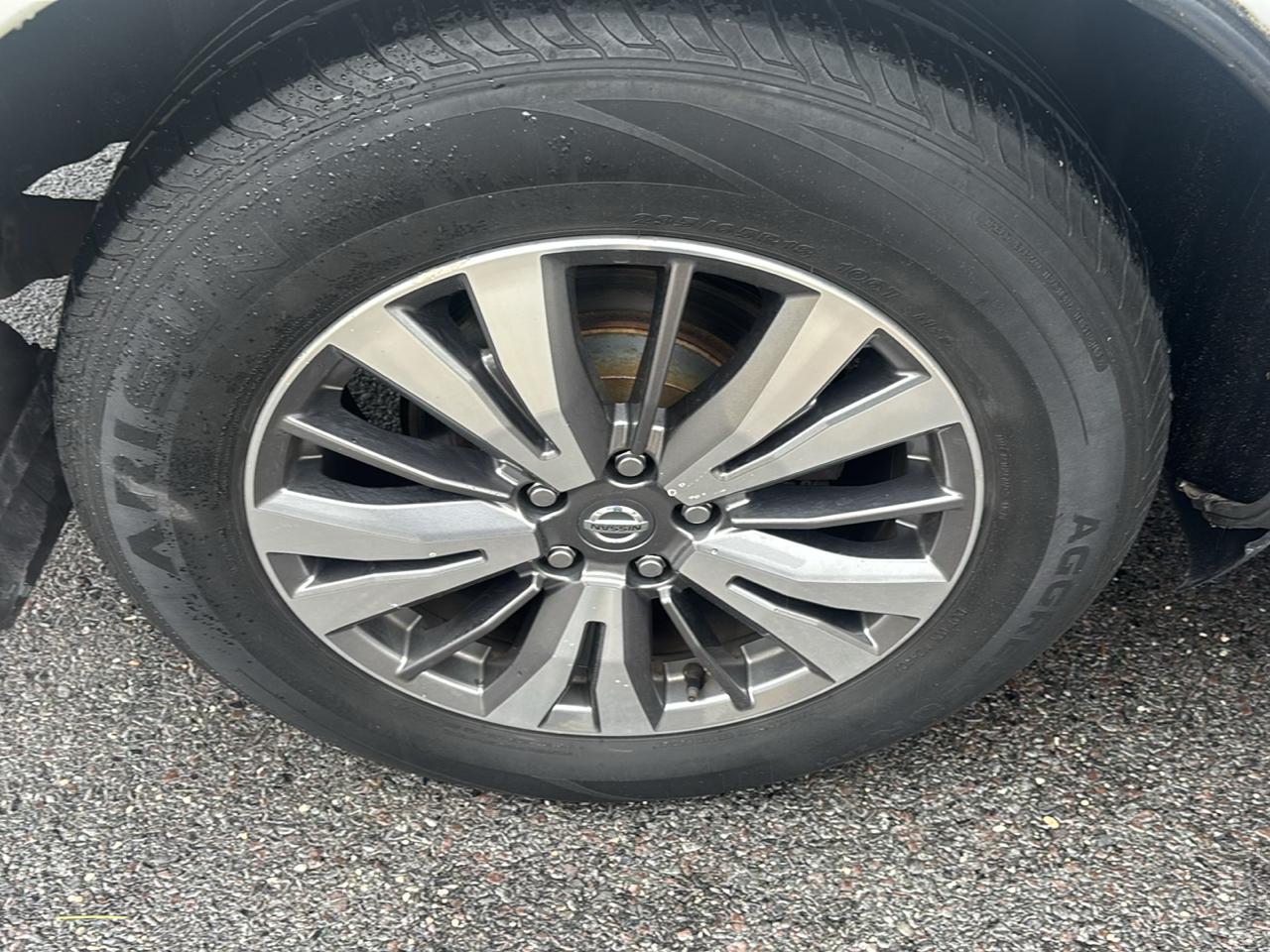 Nissan Pathfinder 4x4 SV 2019