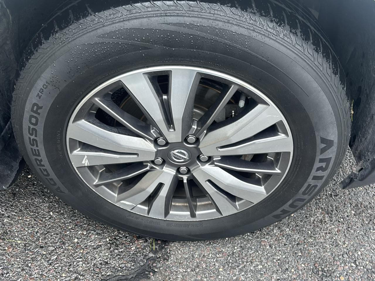 Nissan Pathfinder 4x4 SV 2019