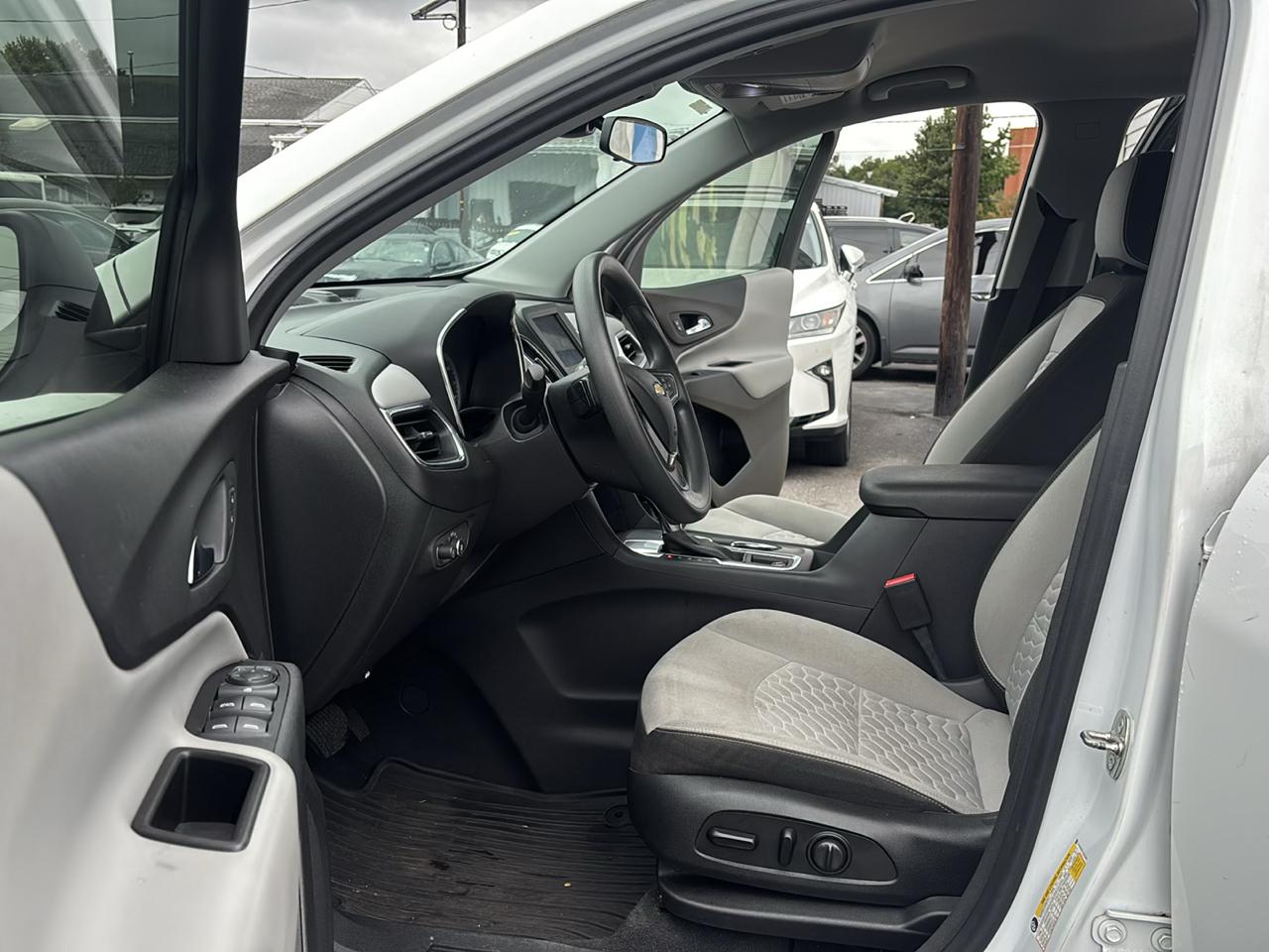 Chevrolet Equinox FWD 4dr LS w/1LS 2020
