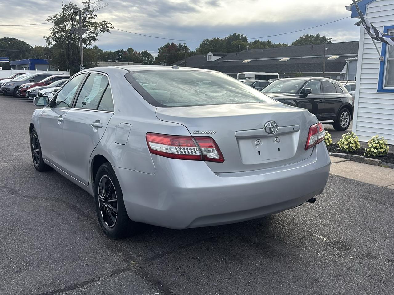Toyota Camry 4dr Sdn I4 Man (Natl) 2010