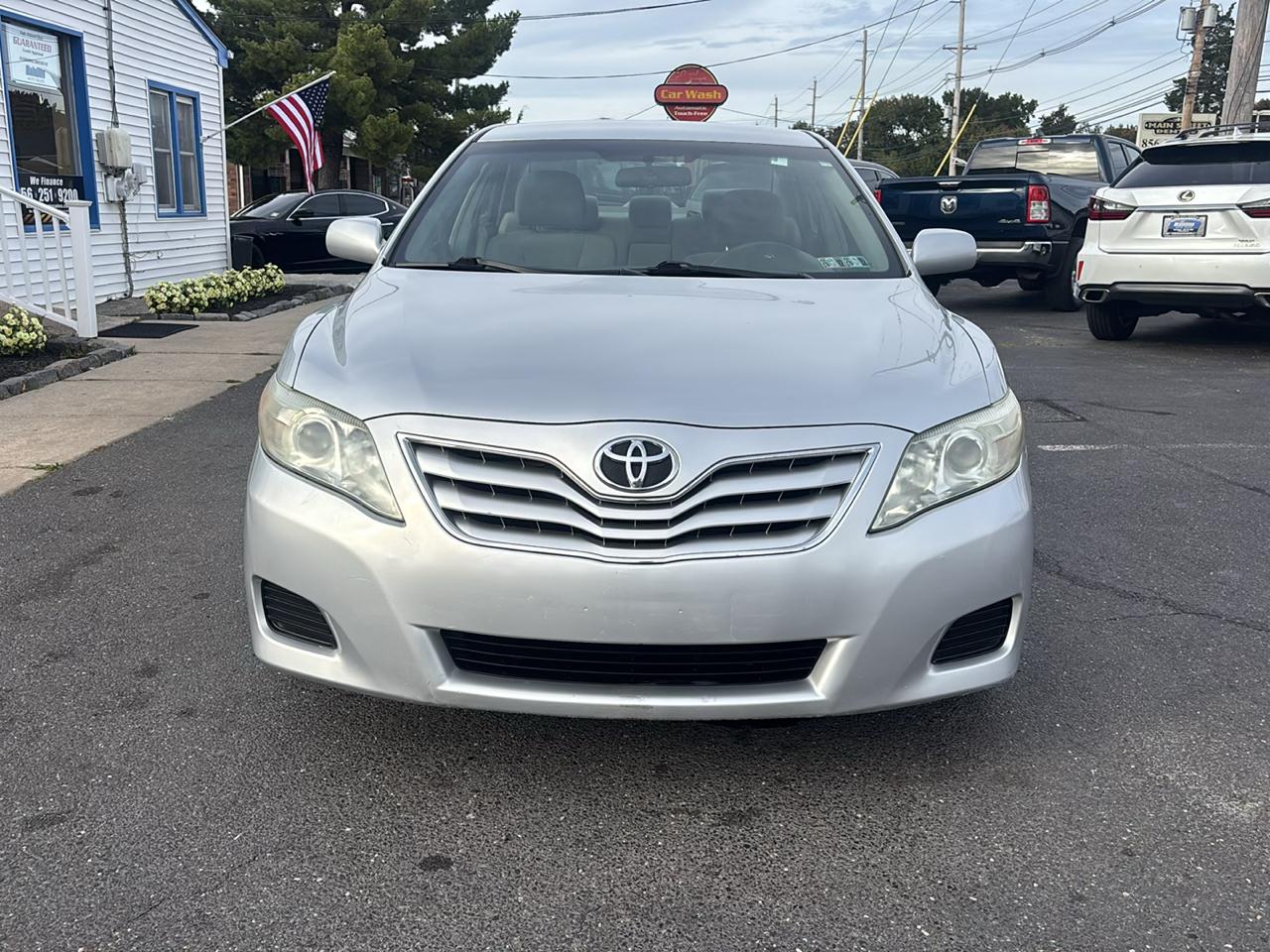 Toyota Camry 4dr Sdn I4 Man (Natl) 2010
