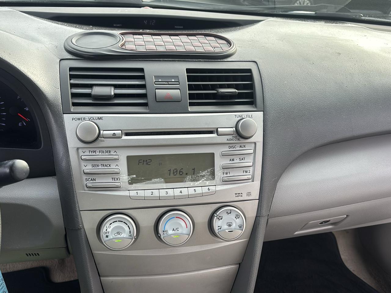 Toyota Camry 4dr Sdn I4 Man (Natl) 2010