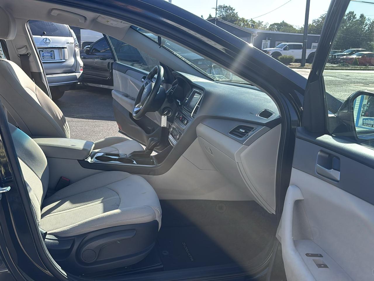 Hyundai Sonata SE 2.4L 2018