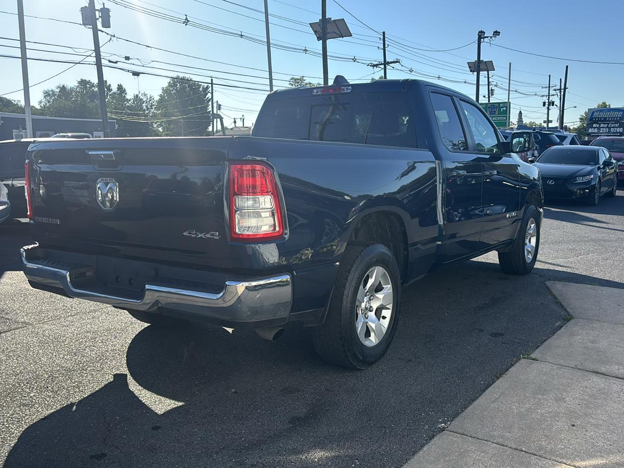 RAM 1500 Big Horn 4x4 Quad Cab 6'4" Box 2020