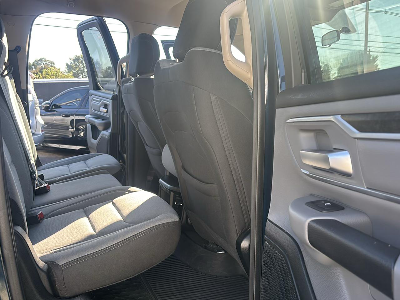RAM 1500 Big Horn 4x4 Quad Cab 6'4" Box 2020