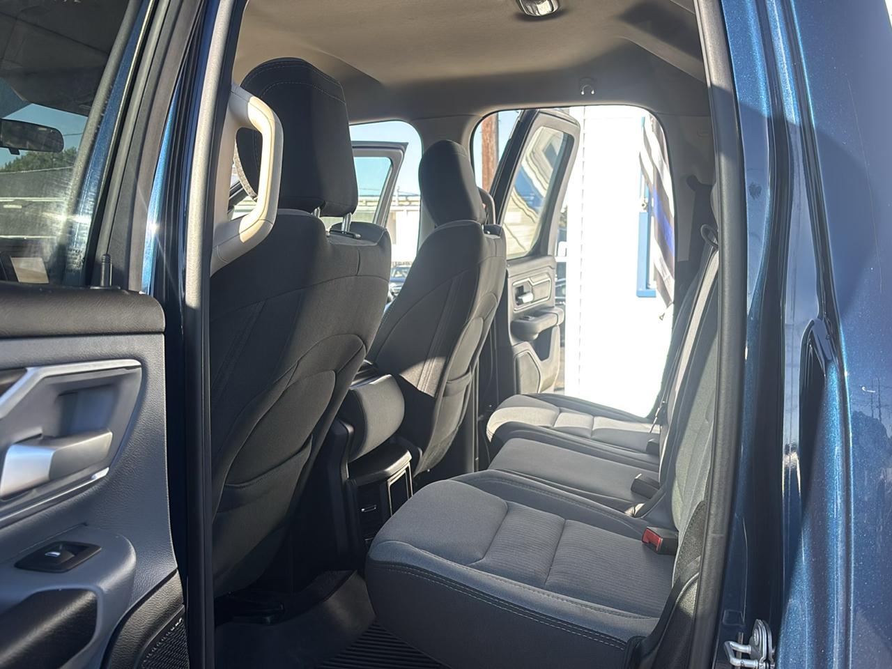 RAM 1500 Big Horn 4x4 Quad Cab 6'4" Box 2020