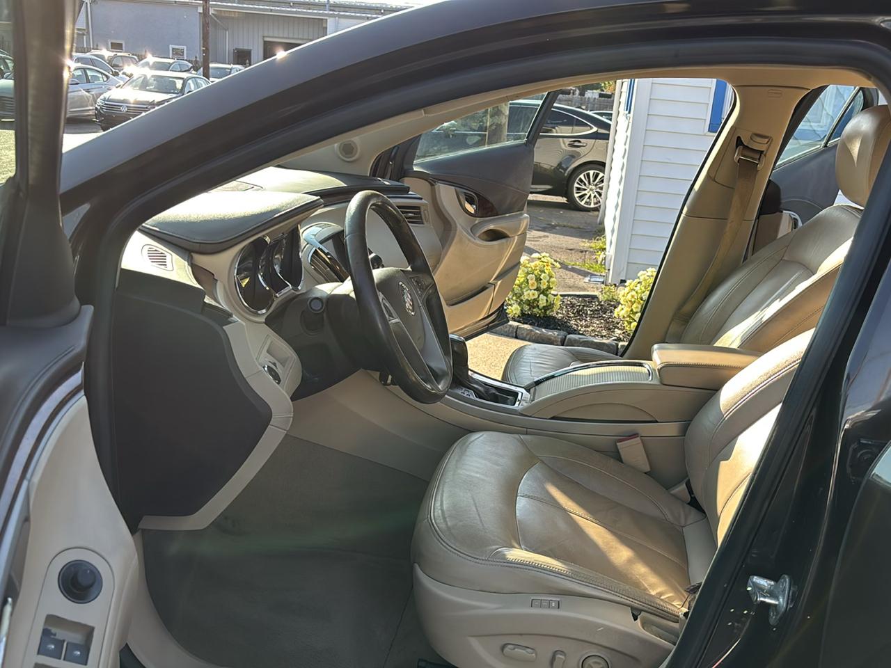 Buick LaCrosse 4dr Sdn Leather FWD 2013