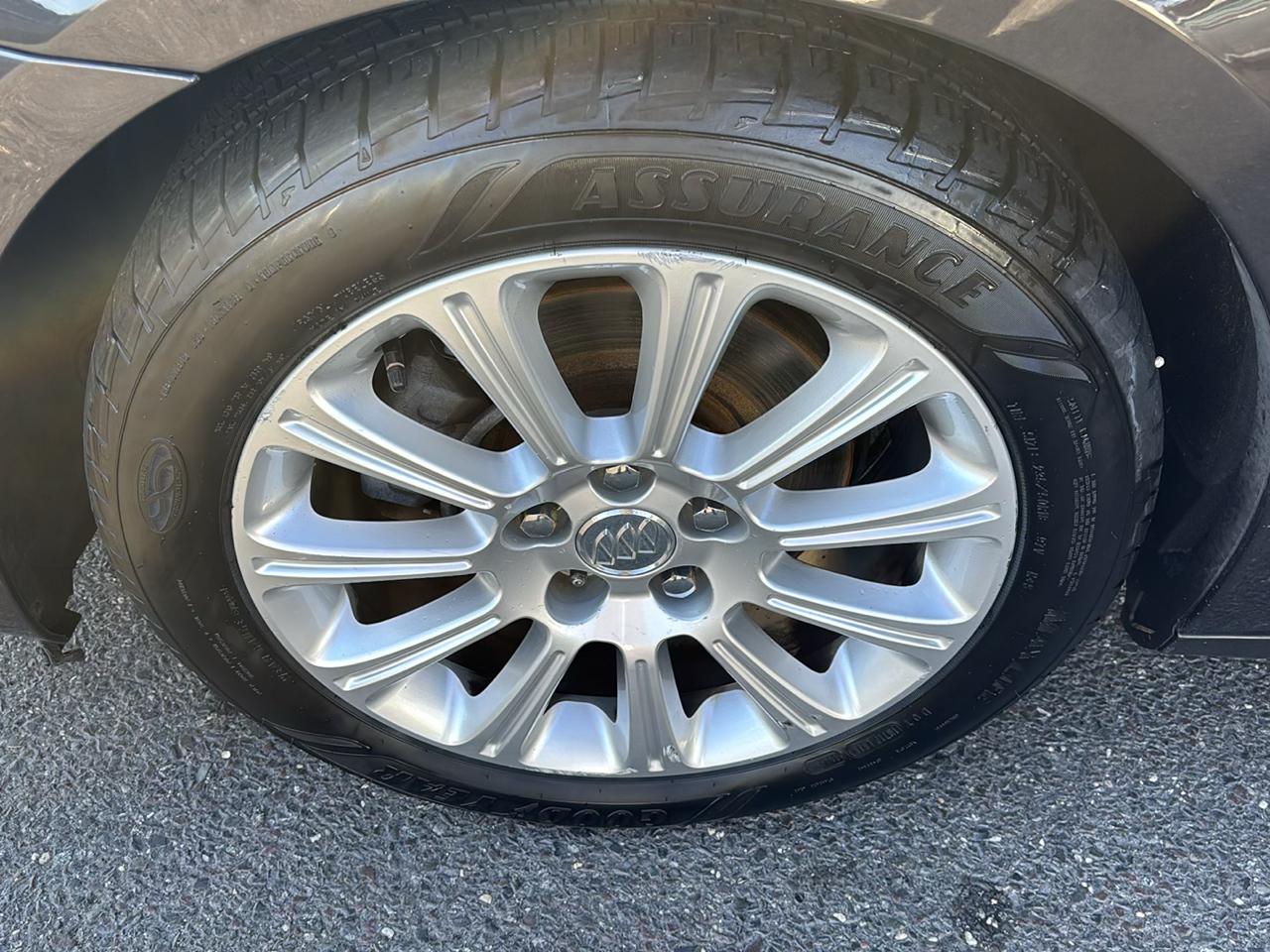 Buick LaCrosse 4dr Sdn Leather FWD 2013