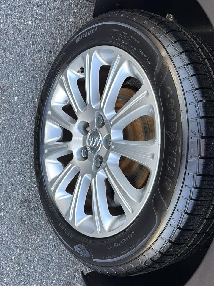 Buick LaCrosse 4dr Sdn Leather FWD 2013