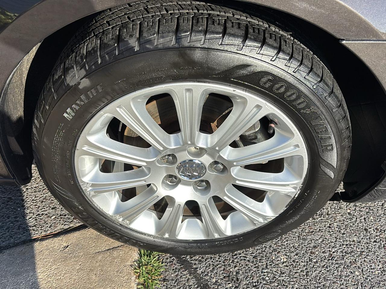 Buick LaCrosse 4dr Sdn Leather FWD 2013