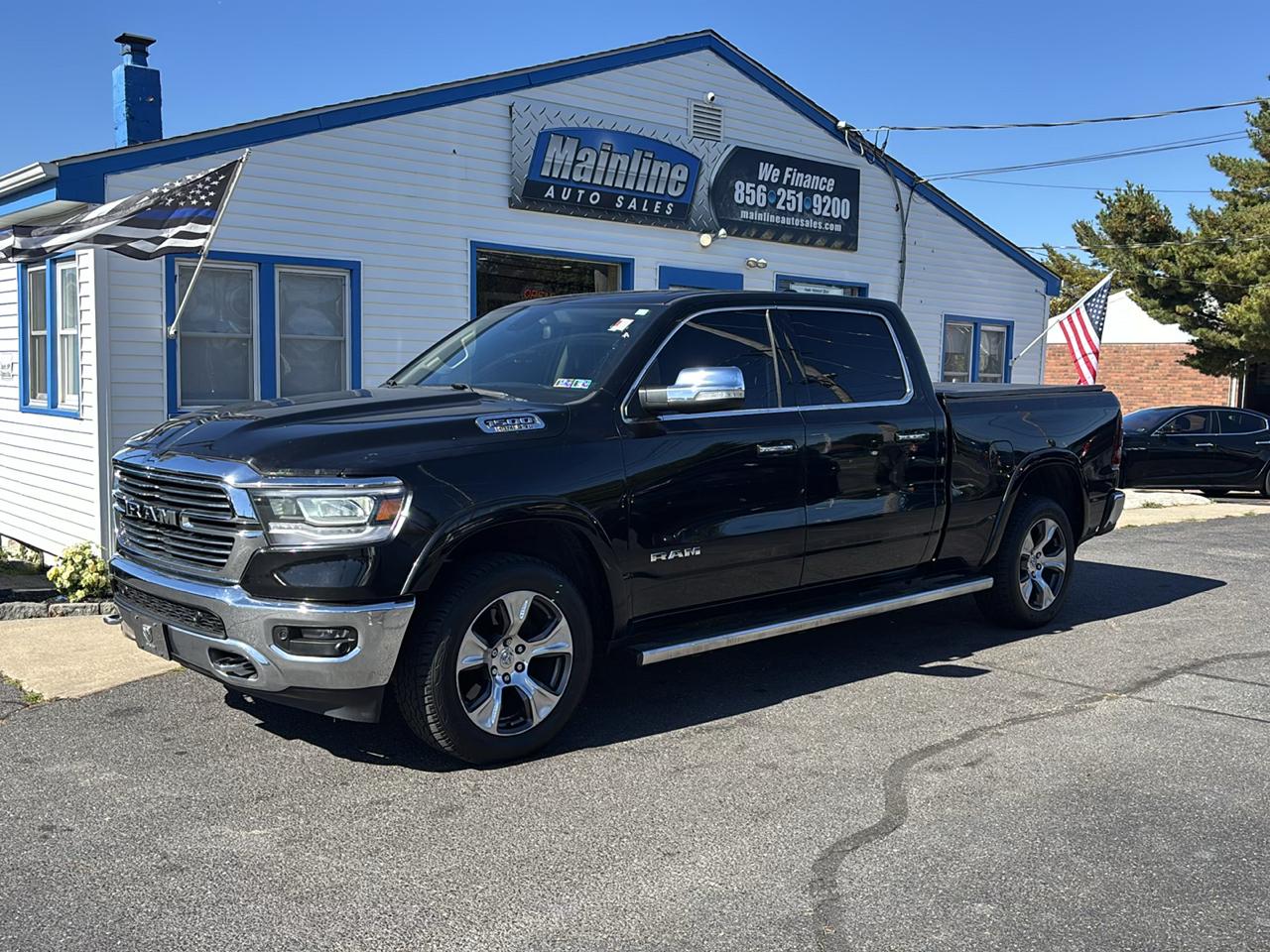 RAM 1500 Laramie 4x4 Crew Cab 6'4" Box 2019