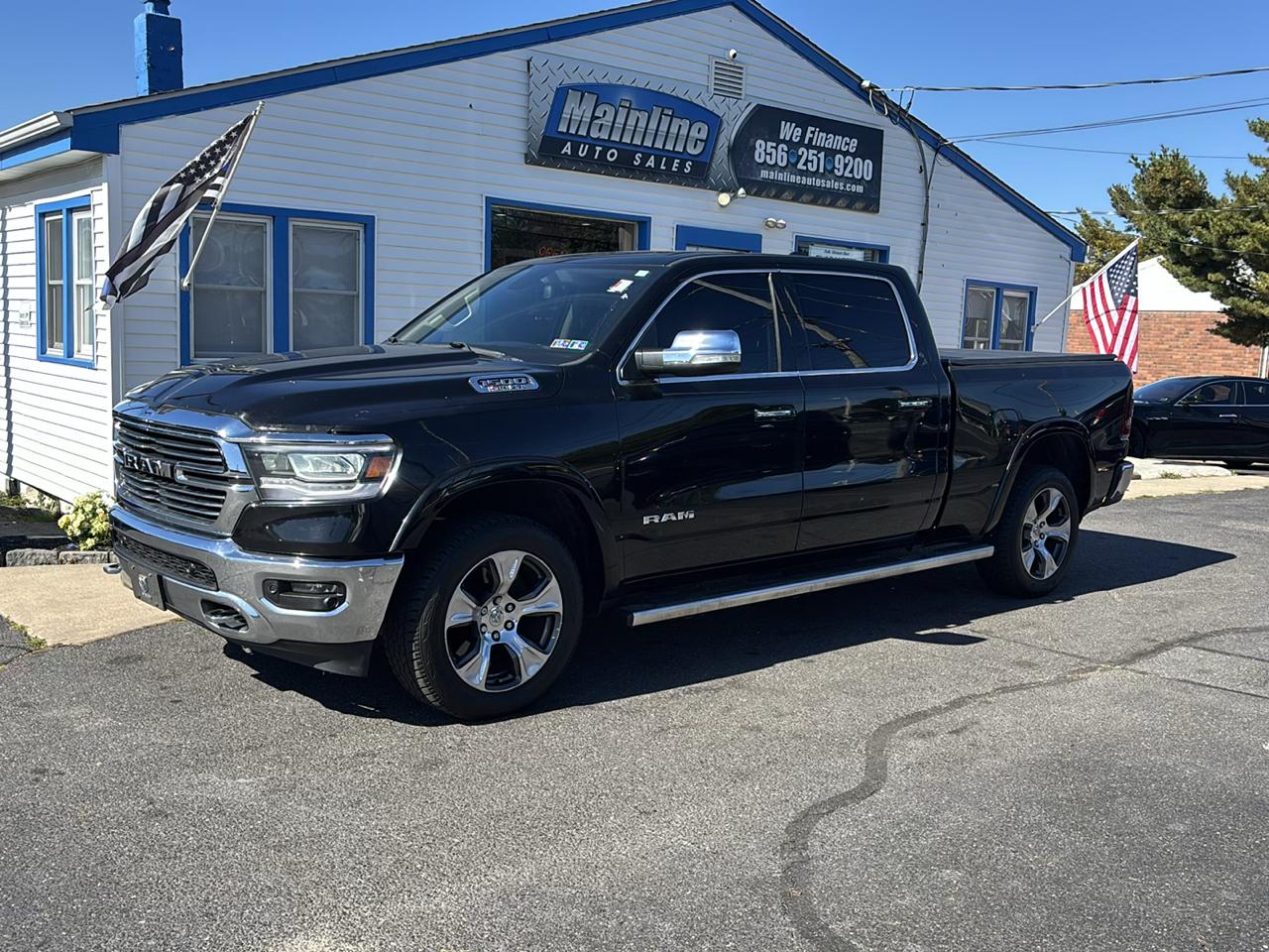 RAM 1500 Laramie 4x4 Crew Cab 6'4" Box 2019