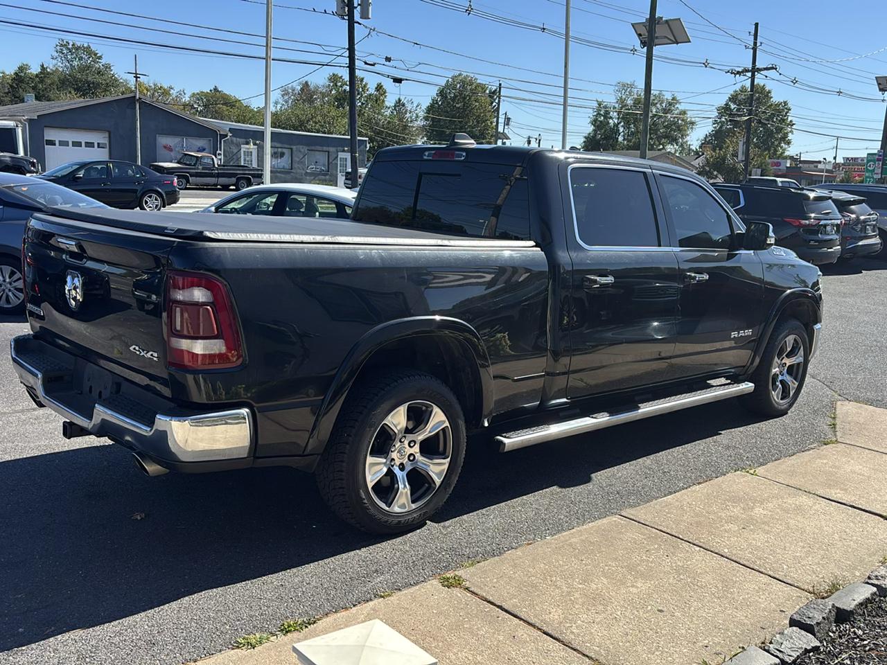 RAM 1500 Laramie 4x4 Crew Cab 6'4" Box 2019