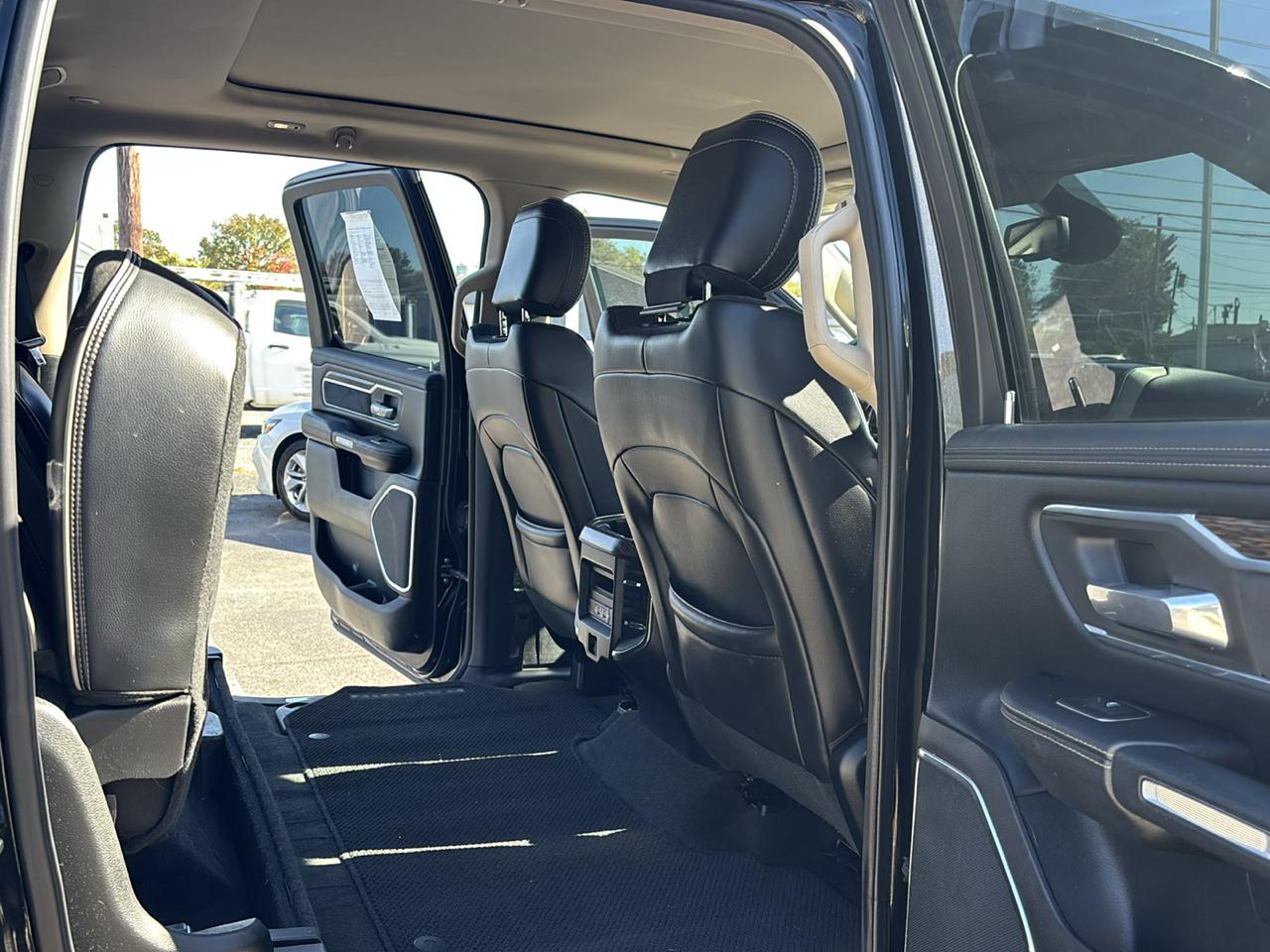 RAM 1500 Laramie 4x4 Crew Cab 6'4" Box 2019