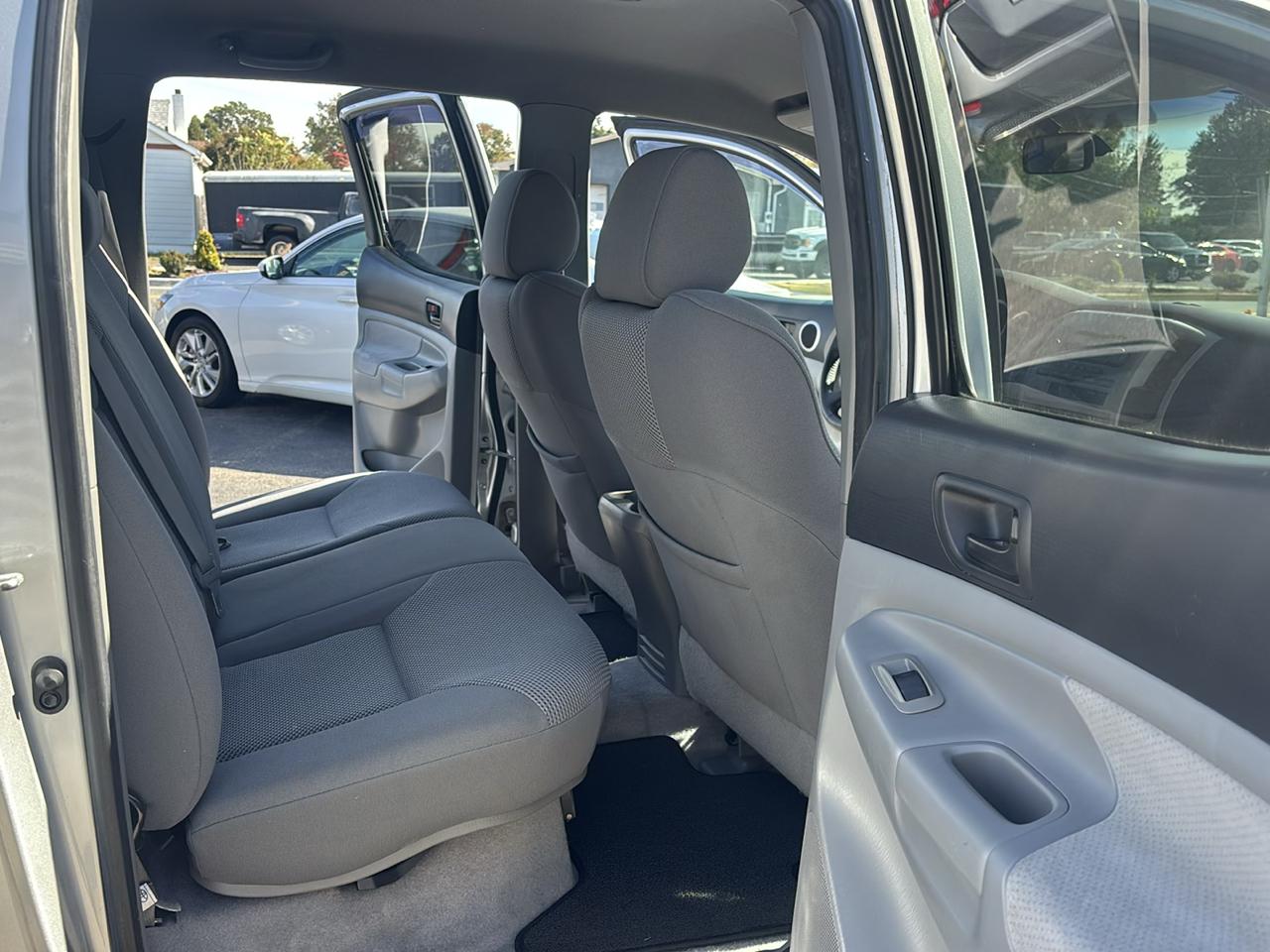 Toyota Tacoma 4WD Dbl V6 MT (Natl) 2008