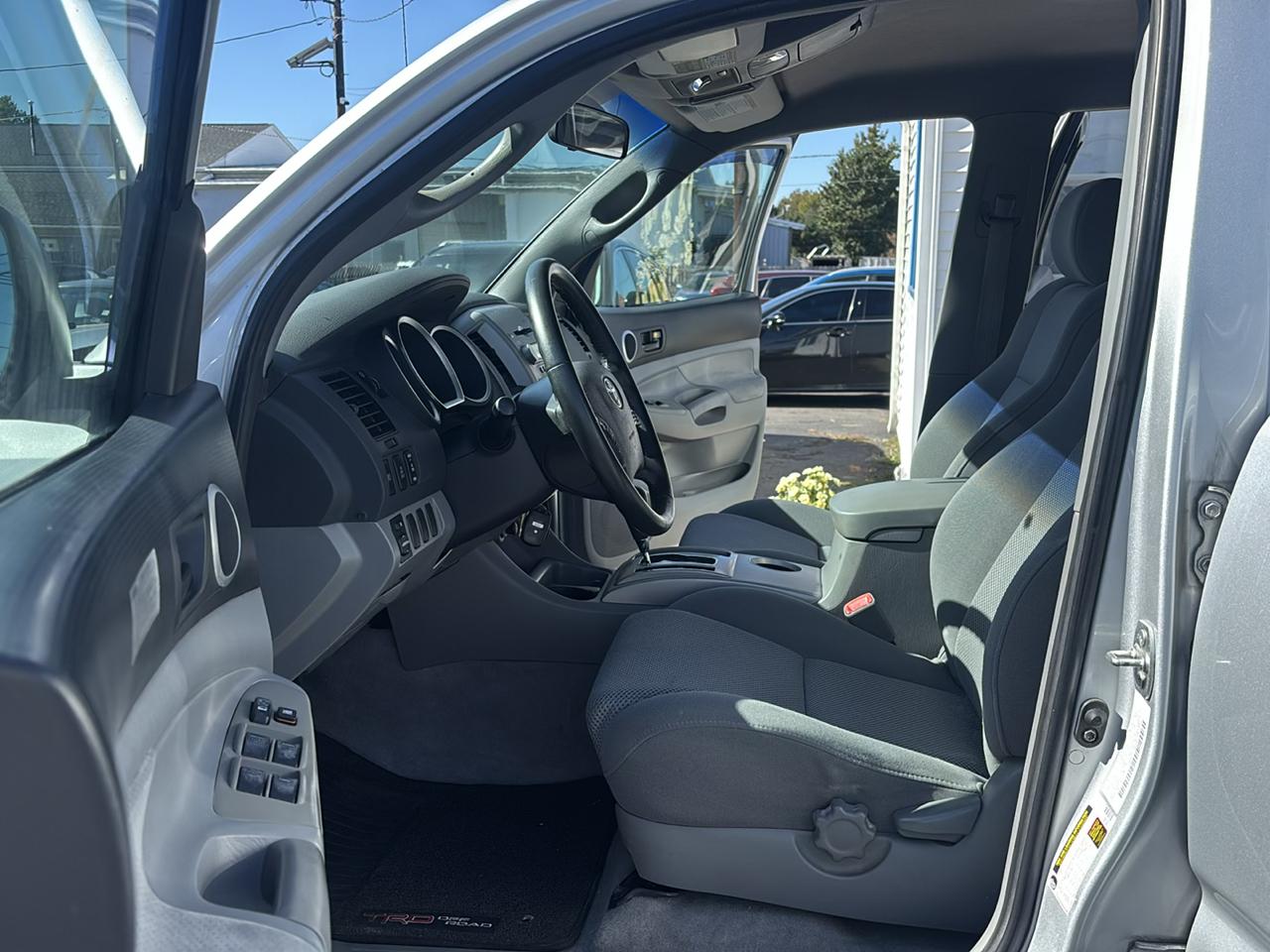 Toyota Tacoma 4WD Dbl V6 MT (Natl) 2008