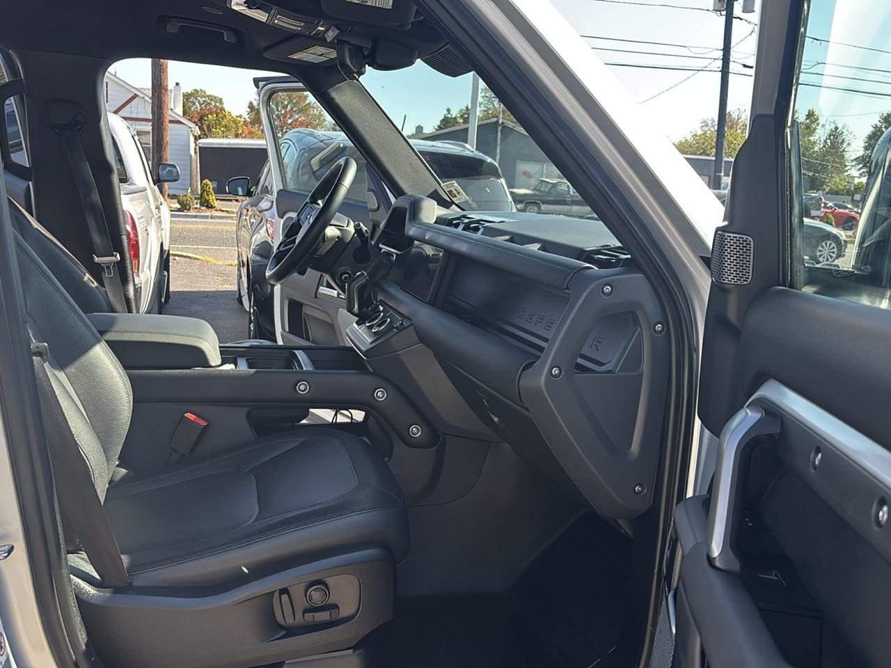 Land Rover Defender 110 P400 X-Dynamic SE 2024