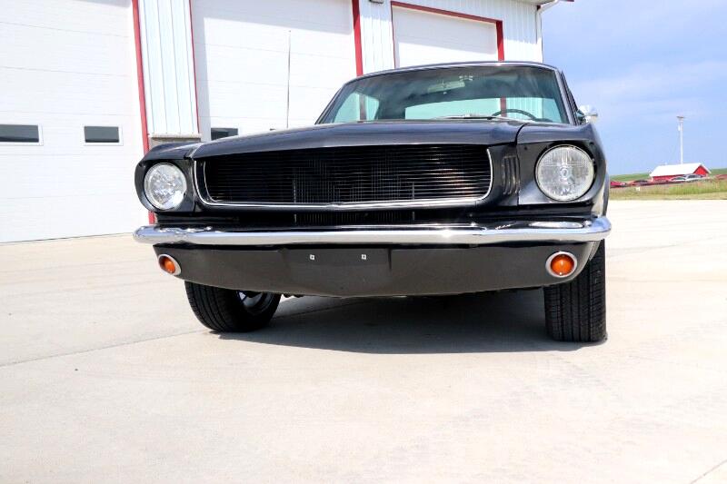 1966 Ford Mustang 4