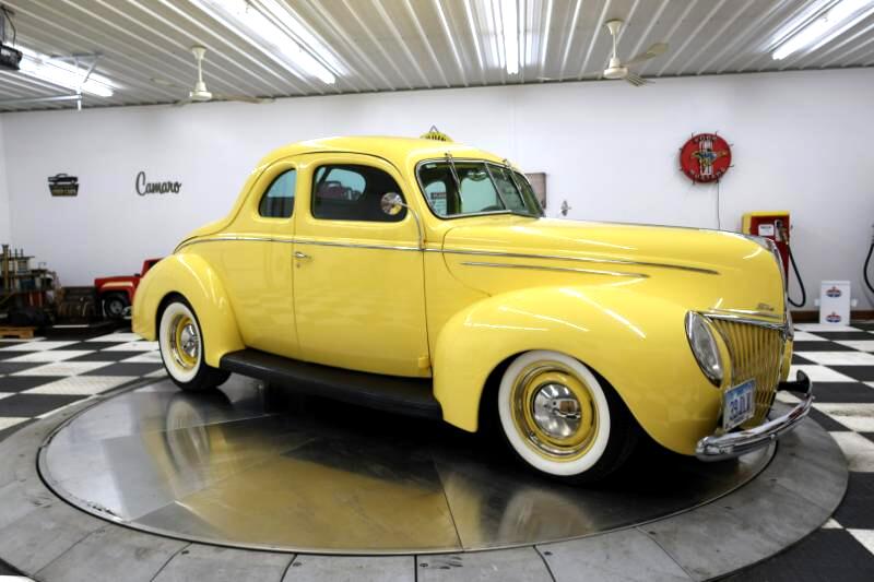 1939 Ford Deluxe 2 Dr