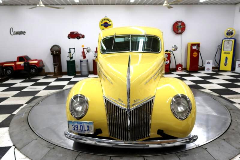 1939 Ford Deluxe 32