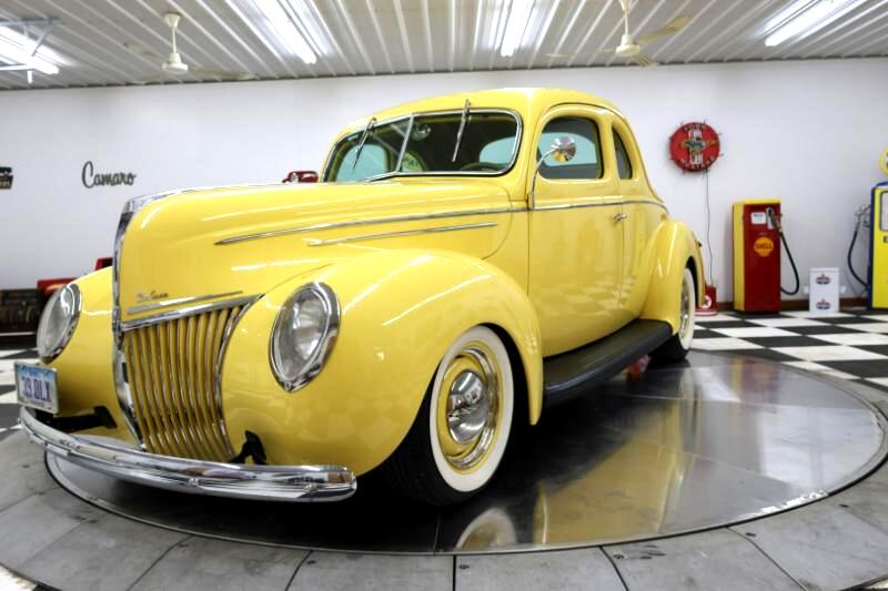 1939 Ford Deluxe 3