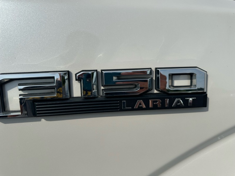 Ford F-150 4WD SuperCrew 157" Lariat 2017