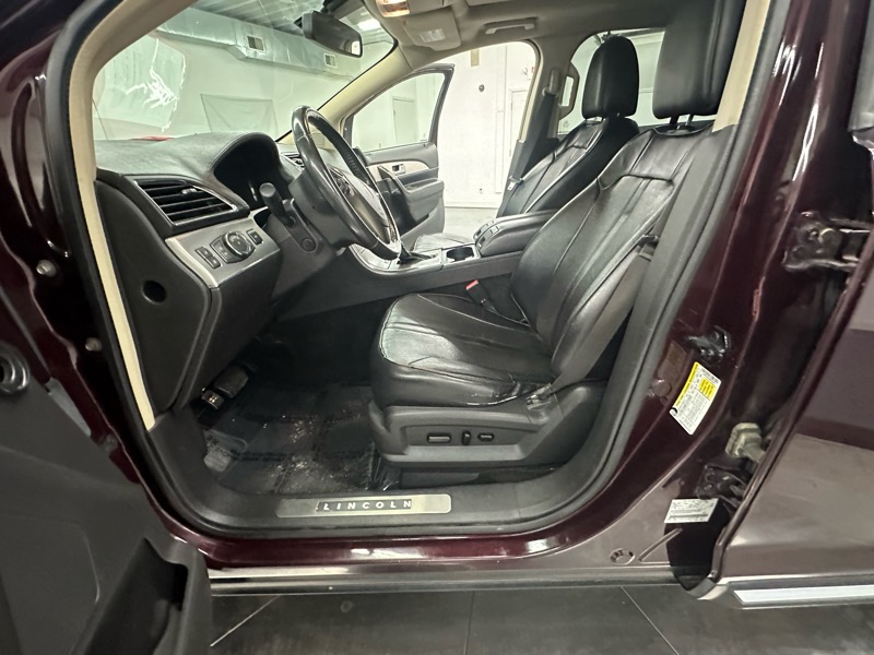 2011 Lincoln MKX photo 15