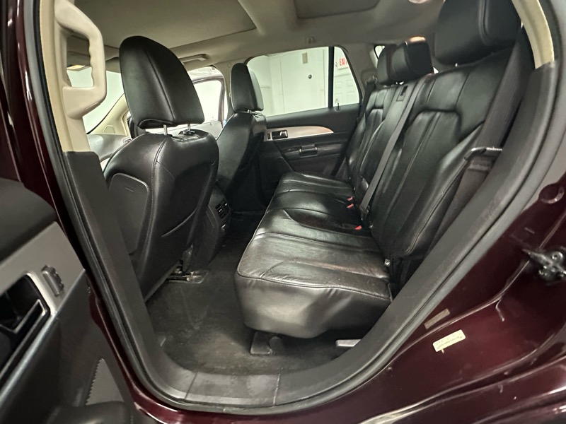 2011 Lincoln MKX photo 17