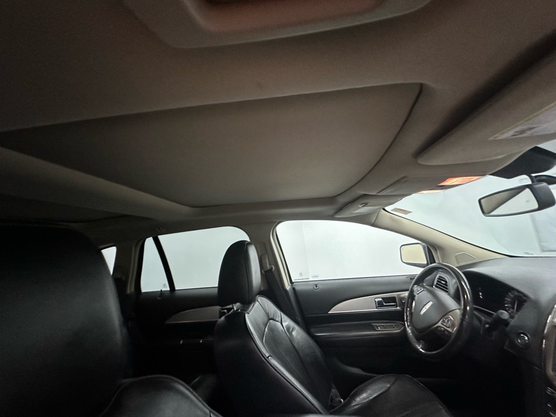 2011 Lincoln MKX photo 24