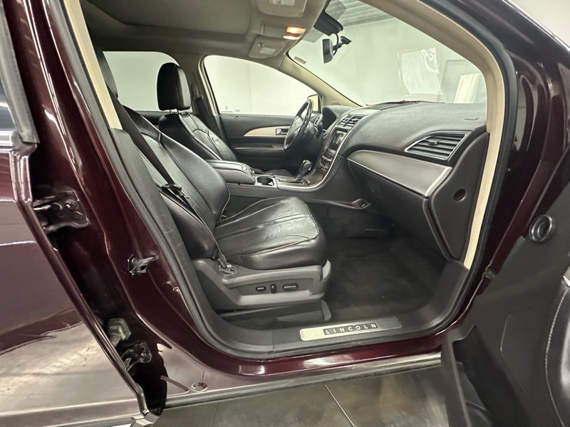 2011 Lincoln MKX photo 26