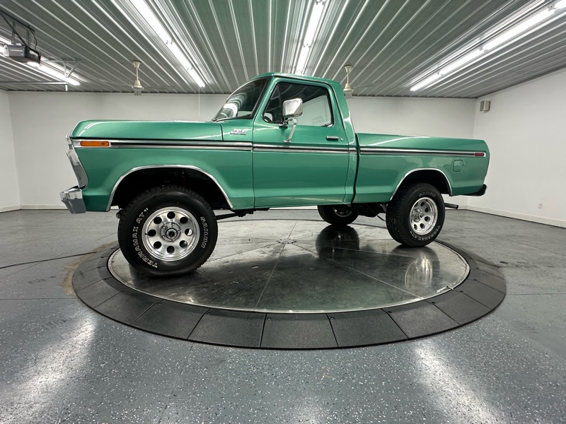 1977 Ford F-150 4WD Reg Cab 126" XLT