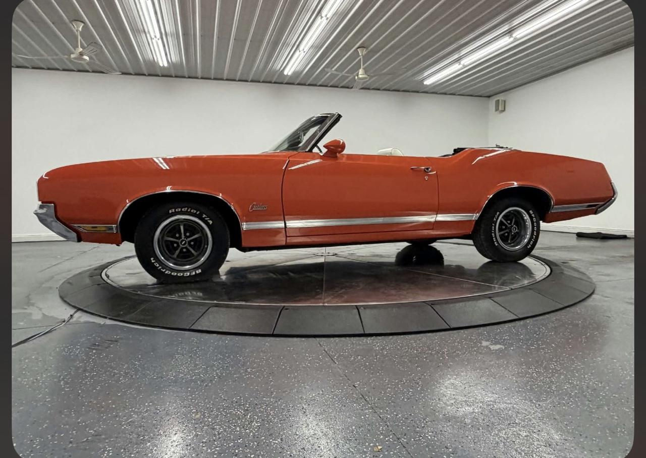 1970 Oldsmobile Cutlass Supreme 2