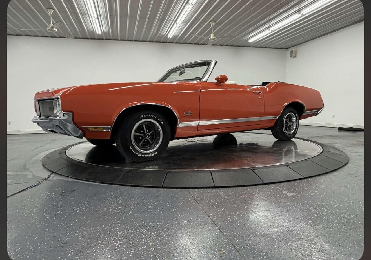 1970 Oldsmobile Cutlass Supreme 4