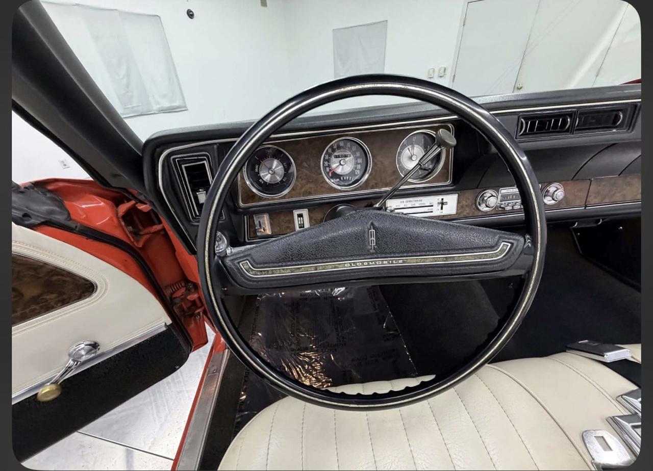 1970 Oldsmobile Cutlass Supreme 28