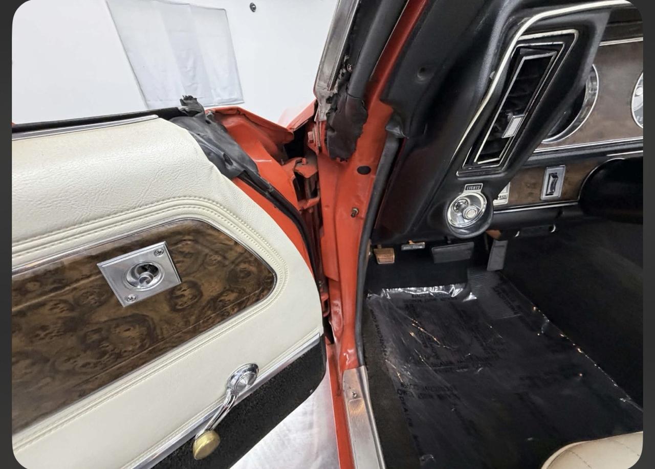 1970 Oldsmobile Cutlass Supreme 29