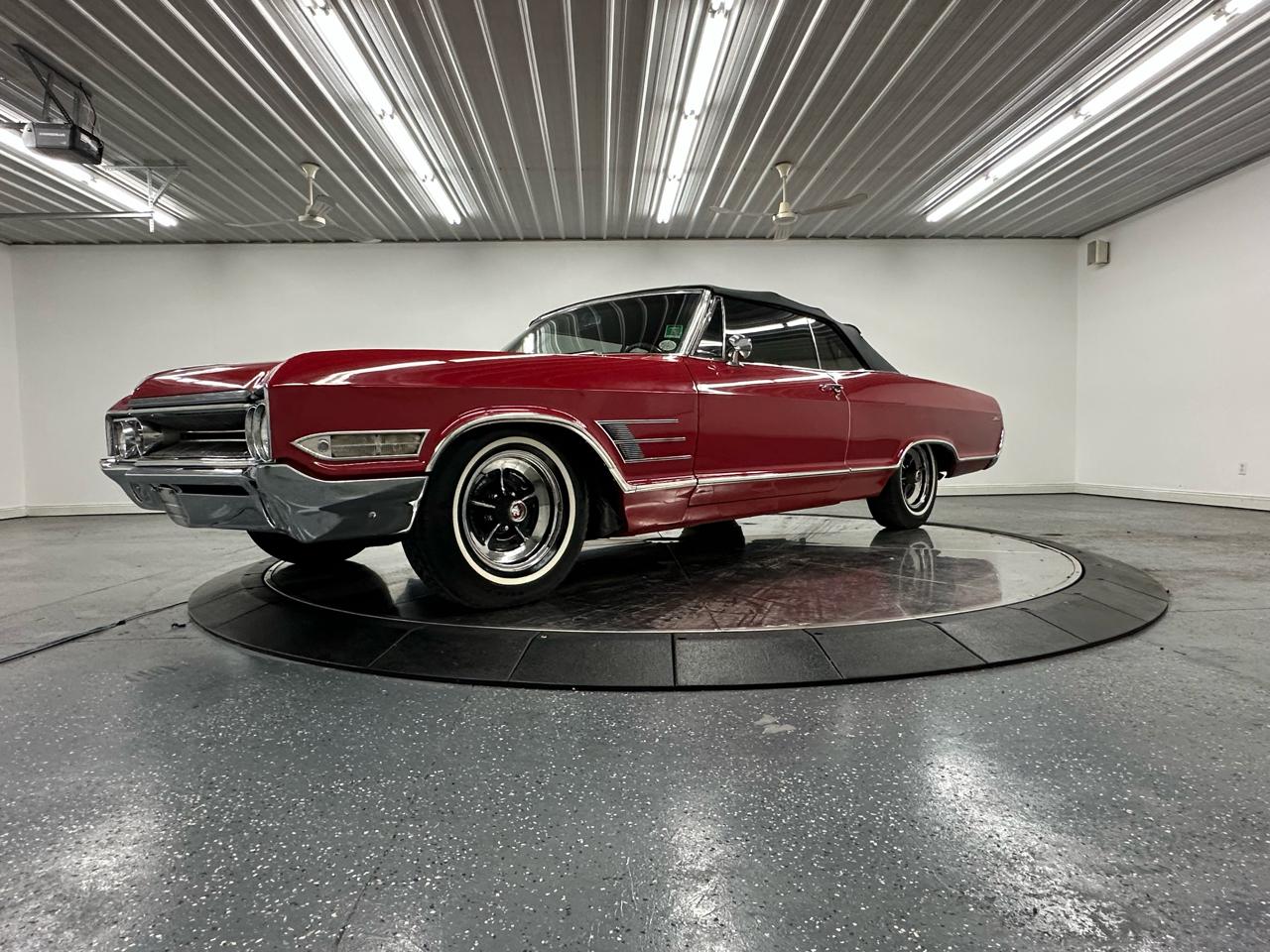 1965 Buick Wildcat 