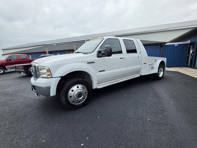 White 2007 Ford F-550 Super Duty Chassis Pickup Truck Four-Wheel Drive Automatic
