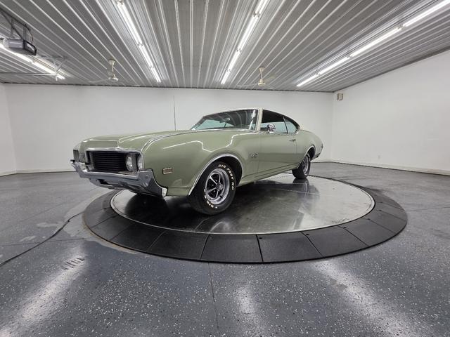 Green 1969 Oldsmobile Cutlass Coupe 3-Speed Automatic