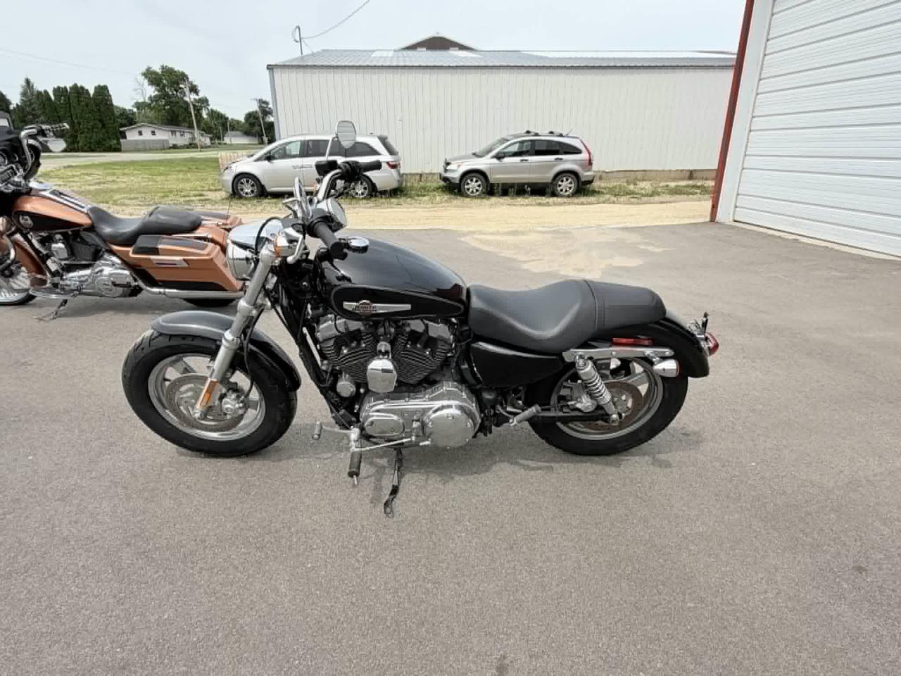 2012 Harley-Davidson XL1200C 