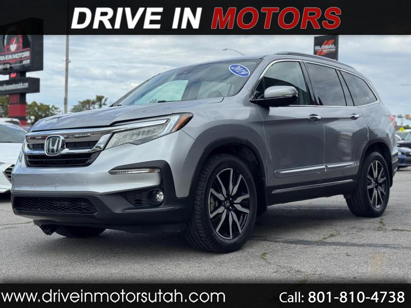 2019 Honda Pilot Touring w/Rear Captain's Chairs AWD
